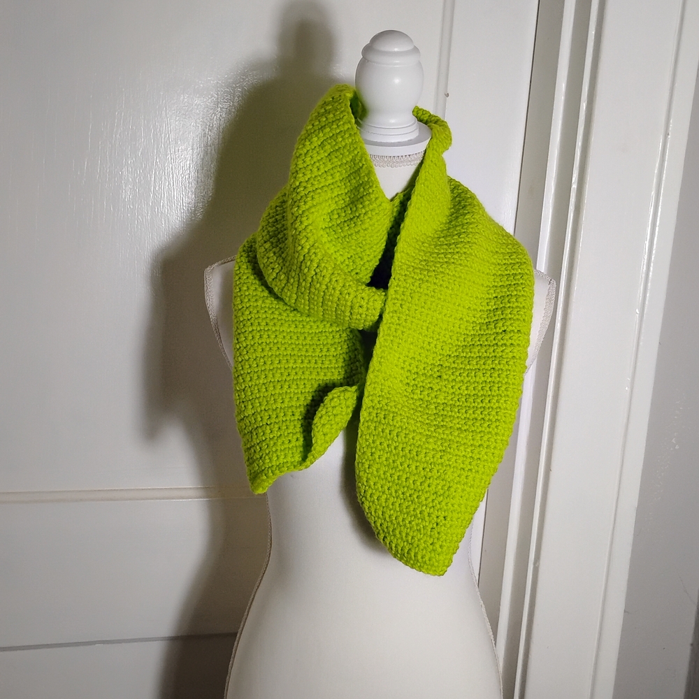 Bright Green Knit Scarf - Picture 3 of 10